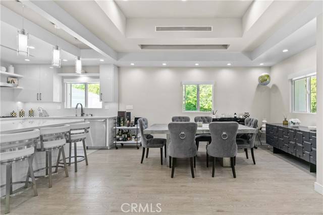 Glendale, CA 91206,1594 Trenton