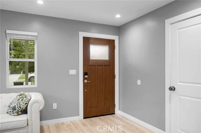 Glendale, CA 91201,1537 Lake