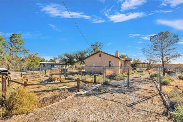 Lucerne Valley, CA 92356,9405 Mesa Road