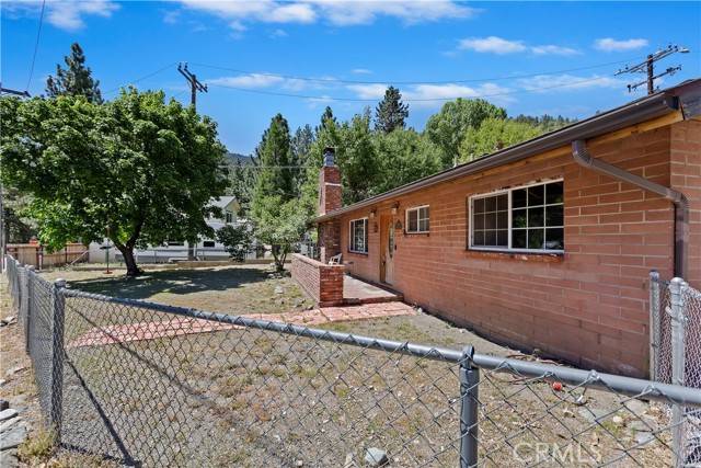 Wrightwood, CA 92397,875 Mountain View Avenue