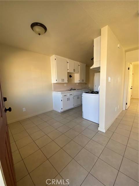 Victorville, CA 92395,15466 3rd Street