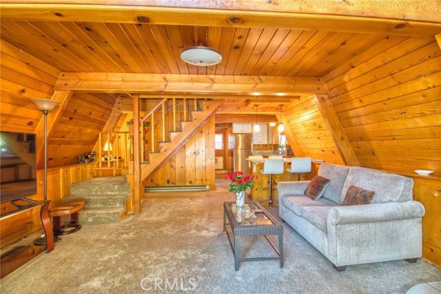 Wrightwood, CA 92397,6253 Cardinal Road