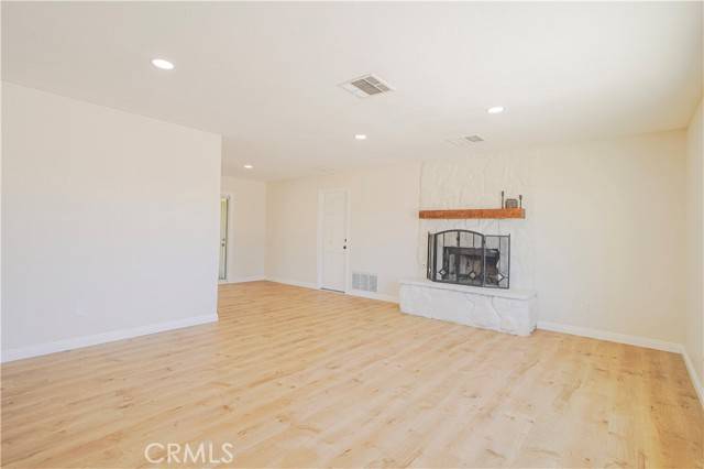 Apple Valley, CA 92308,21211 VALENCIA Street