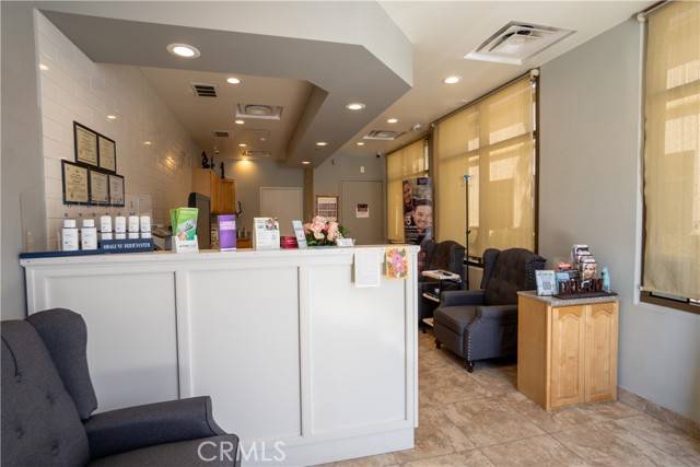 Corona, CA 92881,2079 Compton Avenue