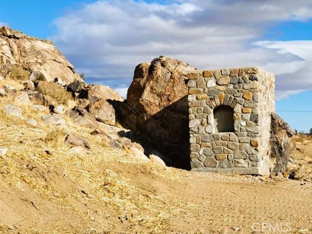 Lucerne Valley, CA 92356,30588 Ca-18