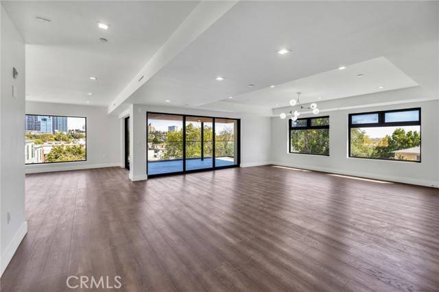 Los Angeles, CA 90025,1839 Pandora Avenue #Penthouse