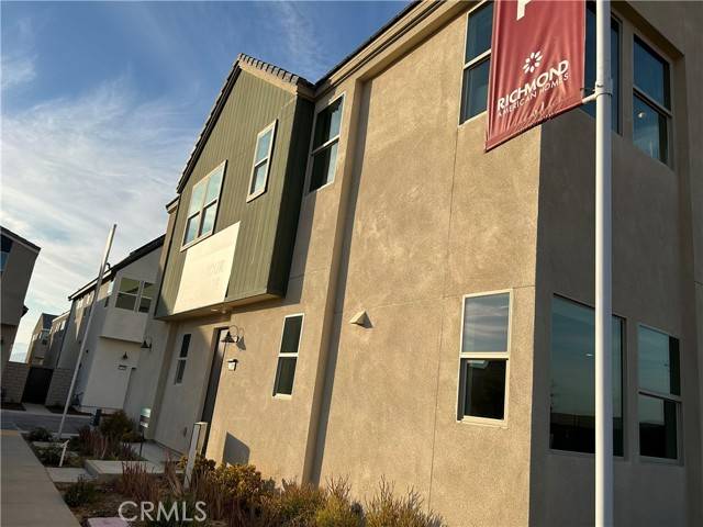 Valencia (santa Clarita), CA 91381,27386 Snow Creek Place