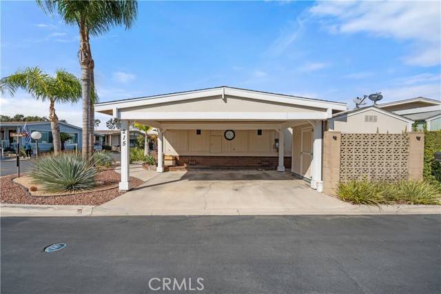 Placentia, CA 92870,215 Clearlake Circle #215