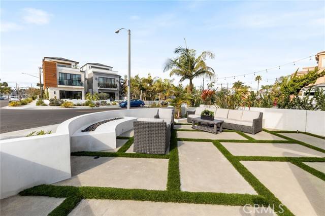 Huntington Beach, CA 92648,1002 Huntington Street