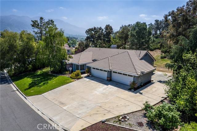 Yucaipa, CA 92399,34865 Holly Avenue