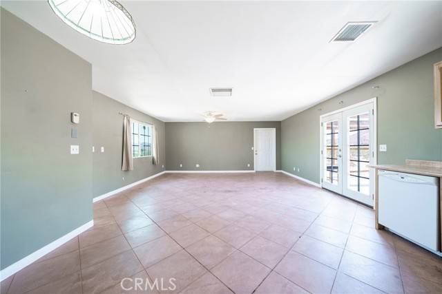 Joshua Tree, CA 92252,4588 Avenida La Flora Desierta