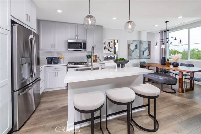Ontario, CA 91764,960 N Tangent Privado #202