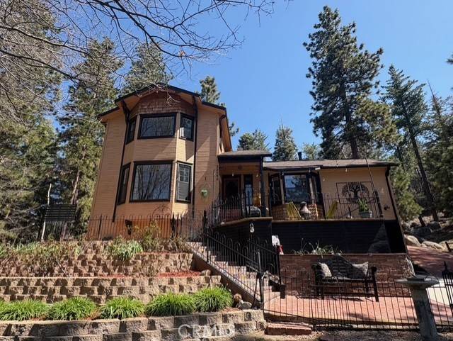 Running Springs, CA 92382,32594 Snowshoe Lane