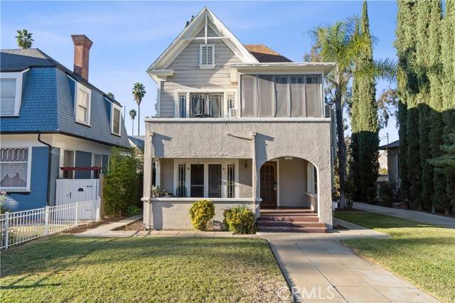 Redlands, CA 92373,120 W Olive Avenue #5