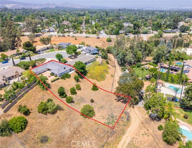 Redlands, CA 92373,1517 Pamela Crest