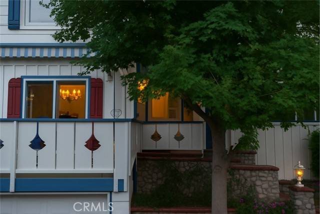 Lake Arrowhead, CA 92352,211 Heliotrope Drive