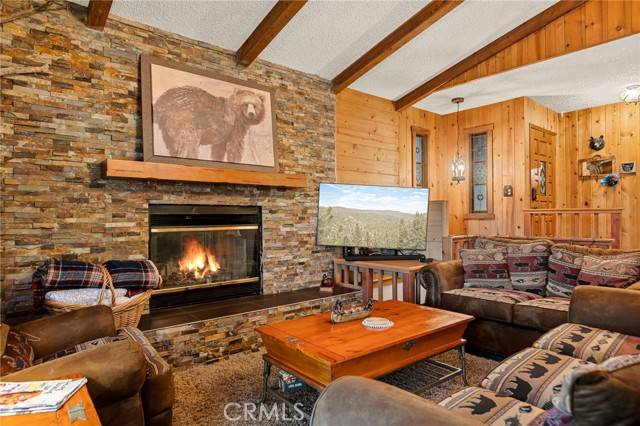 Lake Arrowhead, CA 92352,824 Oakmont Lane