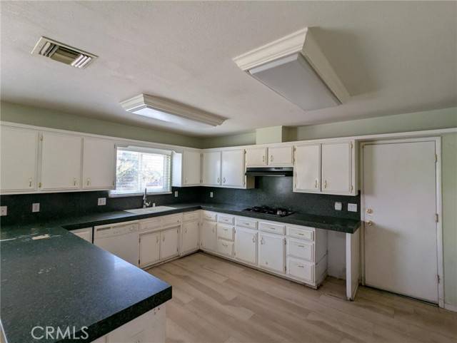 Hemet, CA 92544,43155 Charlton Avenue