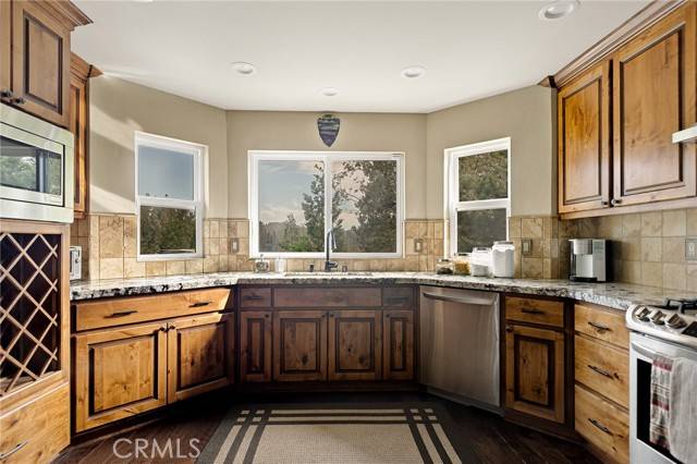 Lake Arrowhead, CA 92352,386 Rainier Road