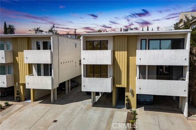 Los Angeles, CA 90049,11919 Mayfield #2