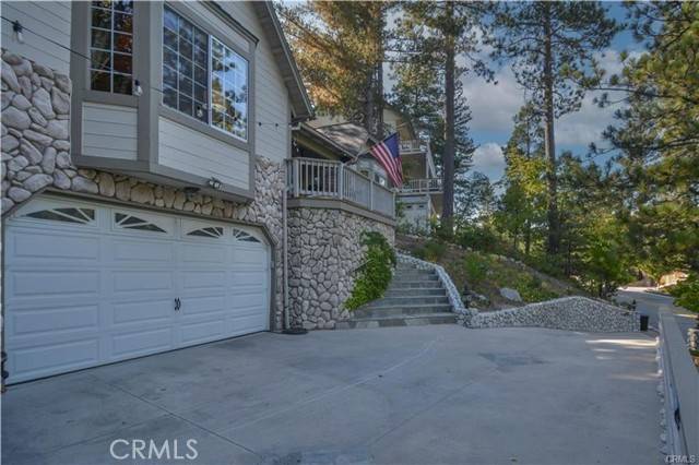 Lake Arrowhead, CA 92391,196 N Fairway