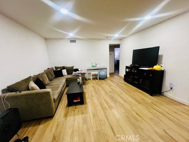 Fontana, CA 92335,8939 Mango #I