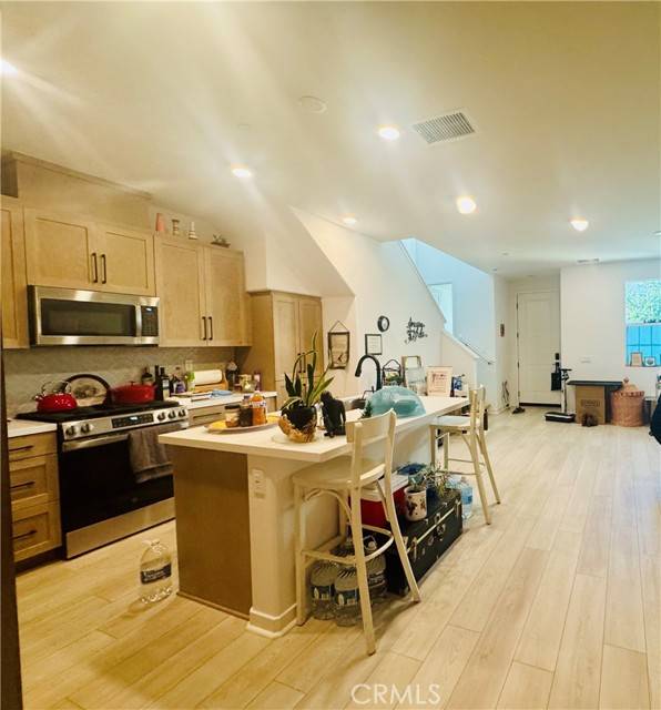 Corona, CA 92883,3972 Lavine #110