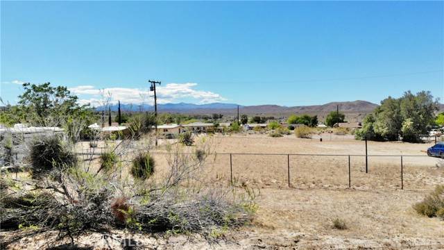 Joshua Tree, CA 92252,61956 Mountain View Circle