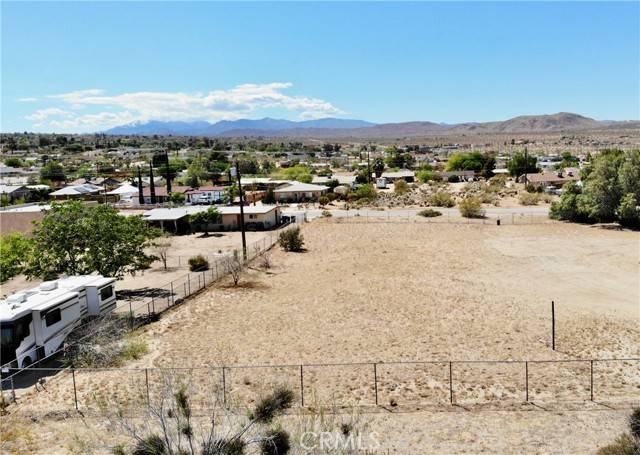 Joshua Tree, CA 92252,61956 Mountain View Circle