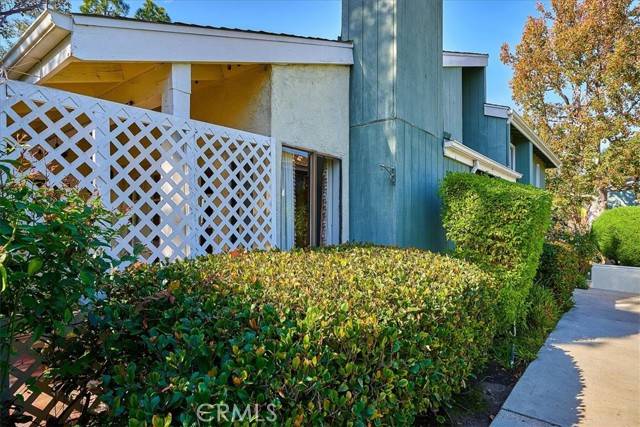 Costa Mesa, CA 92626,3432 Hollow Brook Circle #114