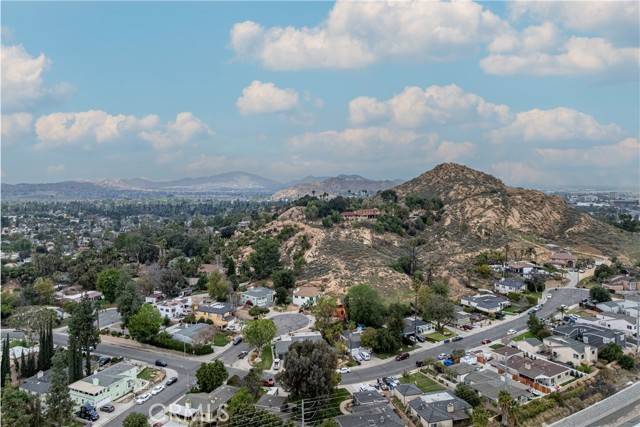 Riverside, CA 92506,3269 Highcliff Rd