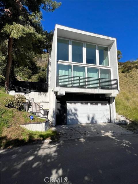 Los Angeles, CA 90046,8655 Appian Way