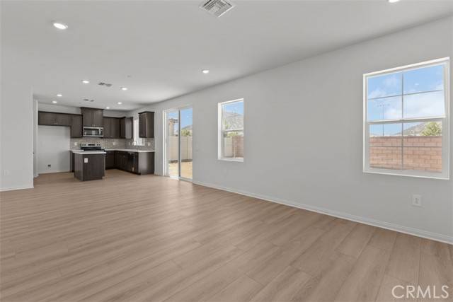 Menifee, CA 92585,27071 Kodiak Court