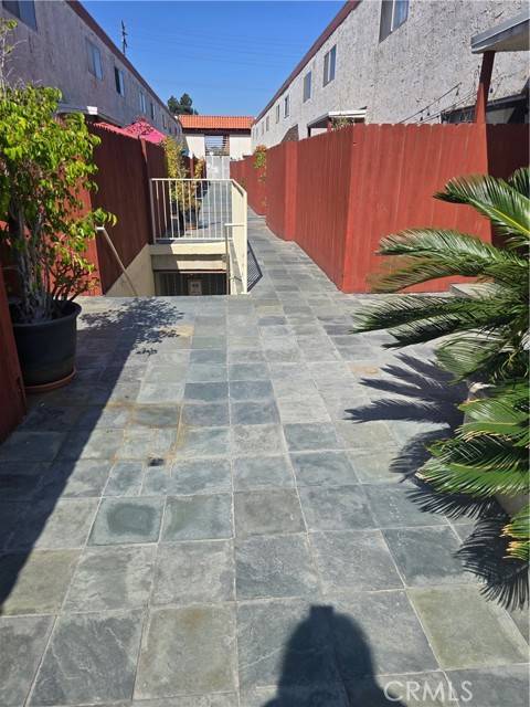 Inglewood, CA 90302,852 W Beach Avenue #4