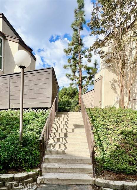 Santa Ana, CA 92701,1350 Cabrillo Park #F