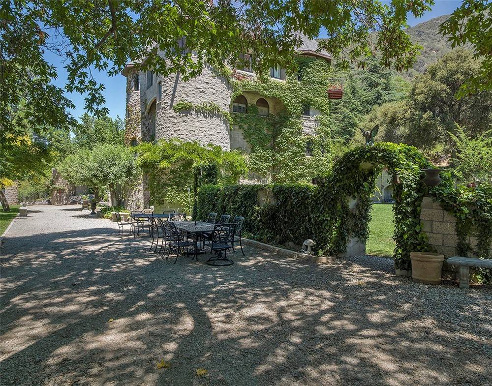 Yucaipa, CA 92399,38838 Birch Creek