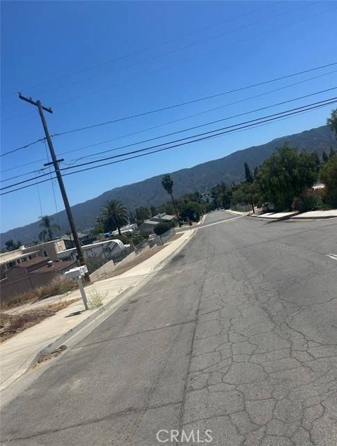 Lake Elsinore, CA 92530,208 North lewis st