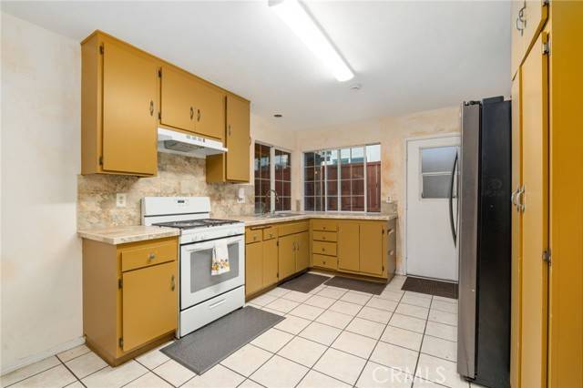 Jurupa Valley, CA 92509,5762 Sky Meadow