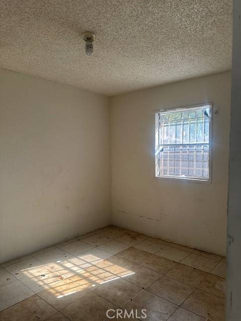 San Bernardino, CA 92410,933 N Mountain View