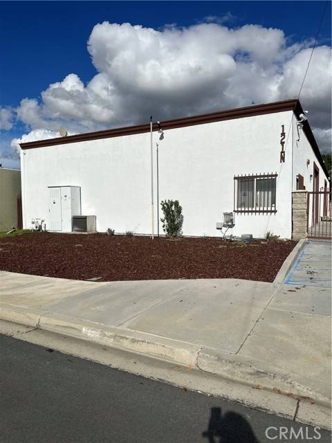 San Jacinto, CA 92583,121 N Dillon