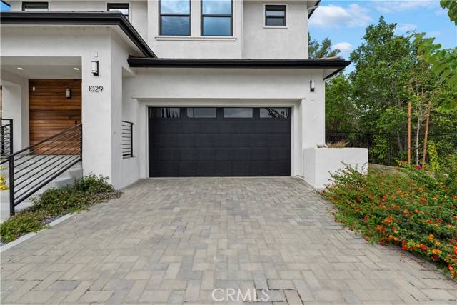 Los Angeles, CA 90042,1029 N STALEY LANE