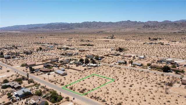 Joshua Tree, CA 92252,63400 Walpi Drive