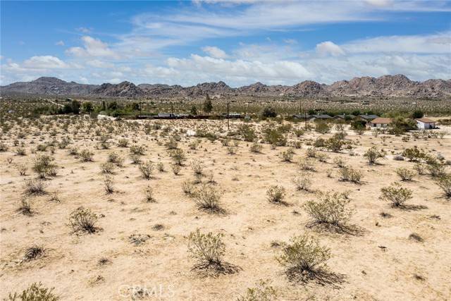 Joshua Tree, CA 92252,64532 Chollita Road