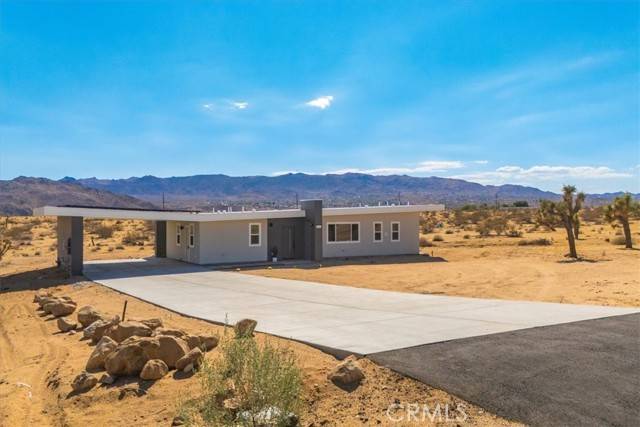 Joshua Tree, CA 92252,62455 Crestview Drive