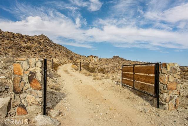 Joshua Tree, CA 92252,61414 Fountain Boulevard