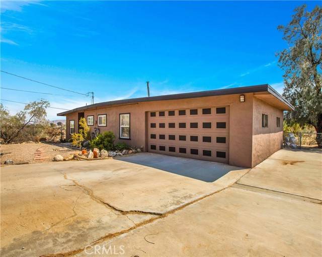 Joshua Tree, CA 92252,61961 Aster Place