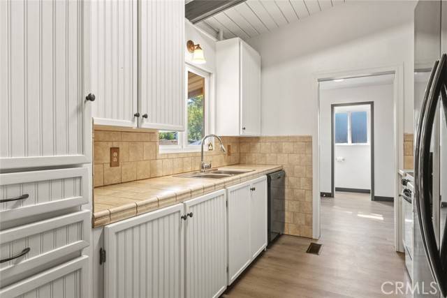 Willits, CA 95490,77 Hazel