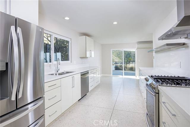 Laguna Beach, CA 92651,797 Nyes