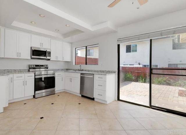Oceanside, CA 92056,3414 Del Este Way