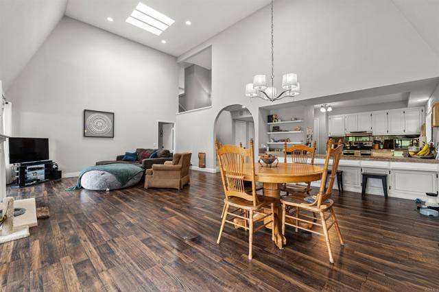 Carlsbad, CA 92009,2537 Navarra Drive #B9